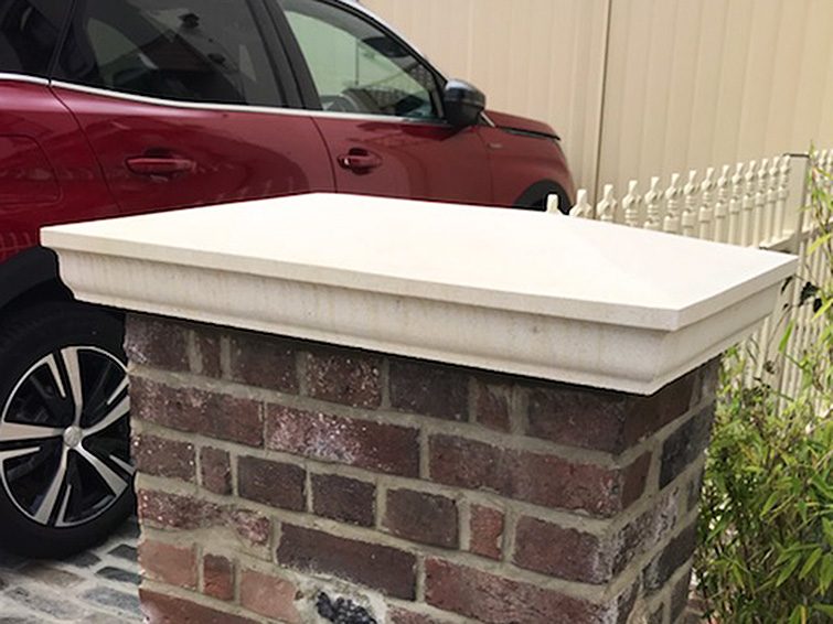 Single Decorative Piercap with Apex Single Decorative Piercap with Apex